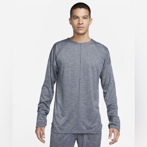 NIKE YOGA NWT Men’s Dri fit Cool Grey Heather long sleeve Size Medium